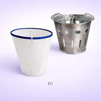 Weißer Filtereinsatz D1 aus Mesh-Material mit blauem Rand, freigestellt Weißer Filtereinsatz D1 aus Mesh-Material mit blauem Rand, freigestellt
