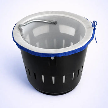 Innenansicht eines Pelletfilters mit B1 70 Mikron Filtereinsatz zur effektiven Filtration von Kunststoffgranulat Innenansicht eines Pelletfilters mit B1 70 Mikron Filtereinsatz zur effektiven Filtration von Kunststoffgranulat