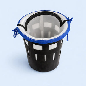 Innenansicht eines Filtereimers mit 70 Mikron Hofeimer Filtereinsatz zur Filtration von Kunststoffgranulat