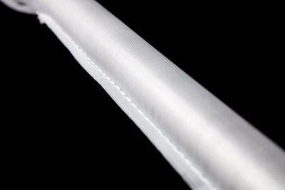 Kathodenstab Strumpf Galvanotechnik Kathodenstab-Strumpf Galvanotechnik mit weißer Gewebestruktur und Naht in Nahaufnahme