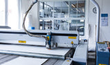 Laserschneiden Textilien Dienstleistung Laserschneiden Textilien Dienstleistung mit Schneidmaschine und Bediengerät