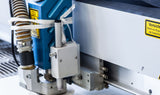 Laserschneiden Textilien Dienstleistung Laserschneiden Textilien Dienstleistung mit Maschinenkopf und Schlauchleitungen